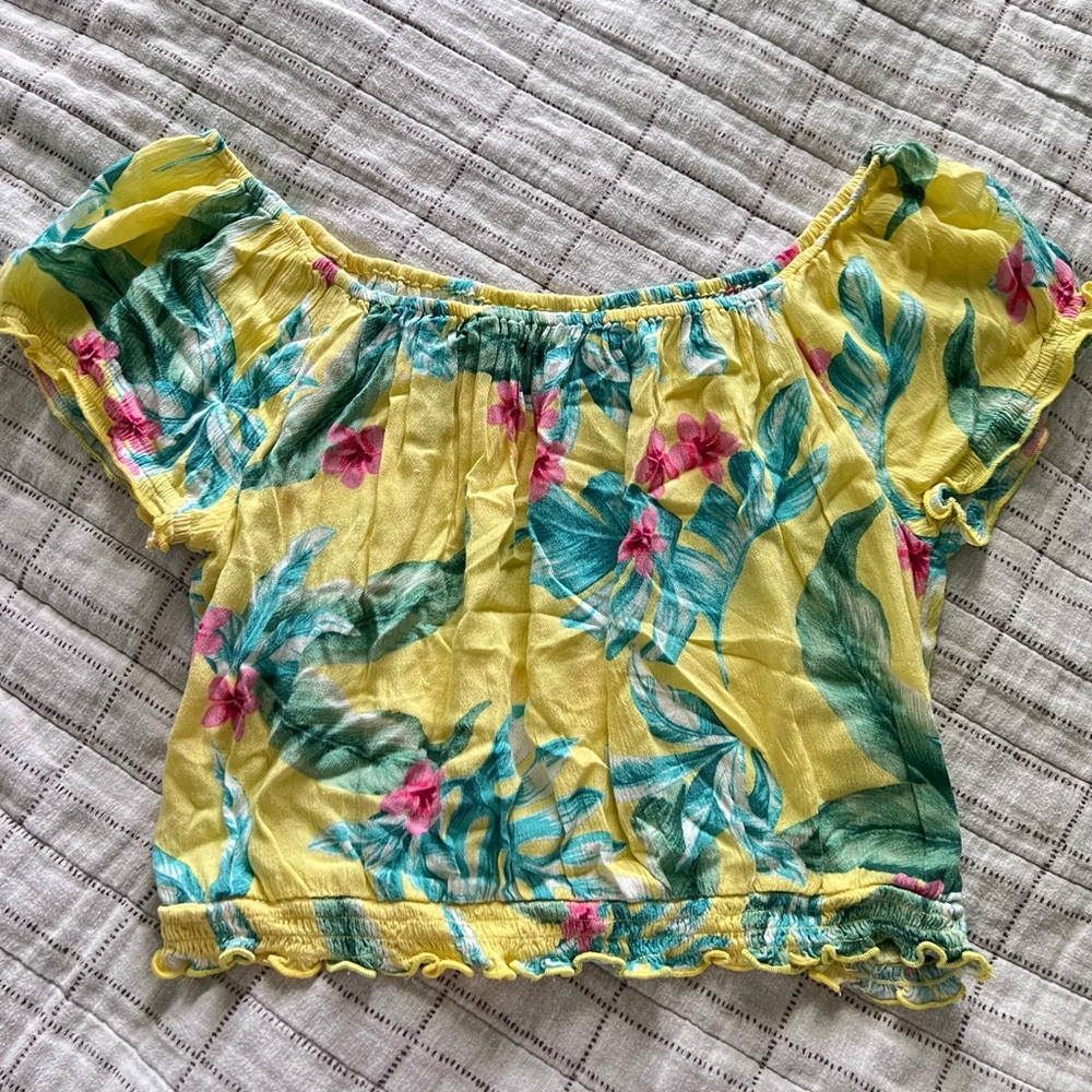 Hollister yellow floral top - Picture 1 of 2
